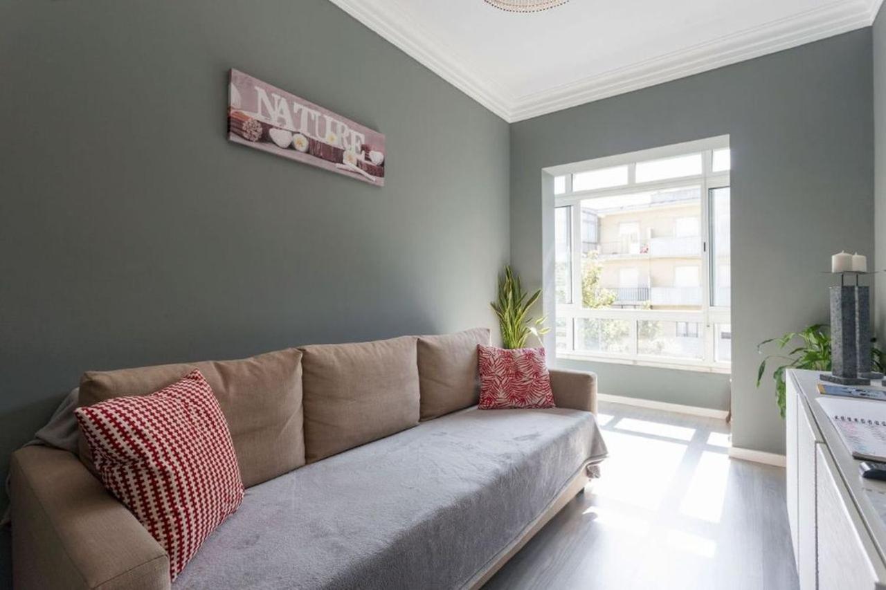 Be Local - With 2 Bedrooms In Moscavide - Апартаменты